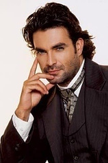 picture of actor Mauricio Islas