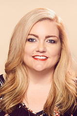 photo of person Colleen Hoover