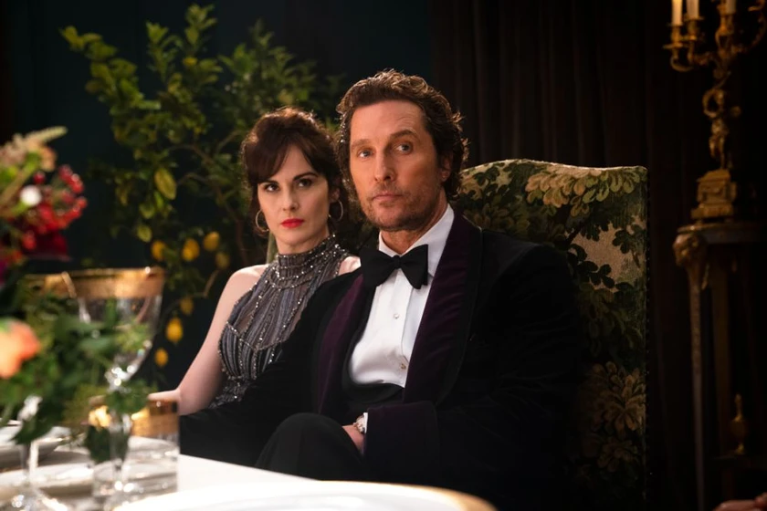 Matthew McConaughey y Michelle Dockery en the-gentlemen-senores-de-la-mafia