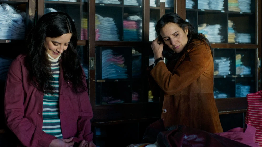Blanca Lewin y María Jesús Marcone en patio-de-chacales