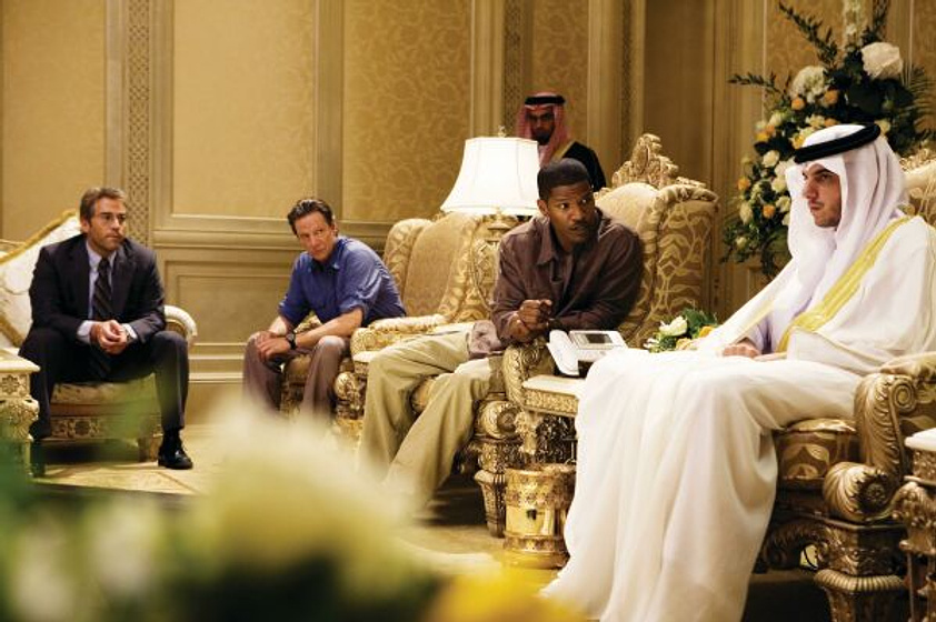 Jamie Foxx, Jeremy Piven y Chris Cooper en La Sombra del Reino