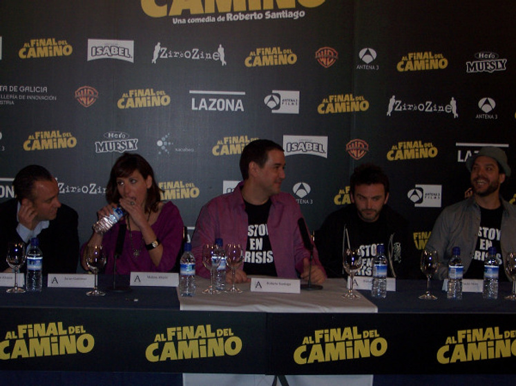 Malena Alterio, Fernando Tejero, Roberto Santiago, Javier Gutiérrez y Javier Mora en Al Final Del Camino