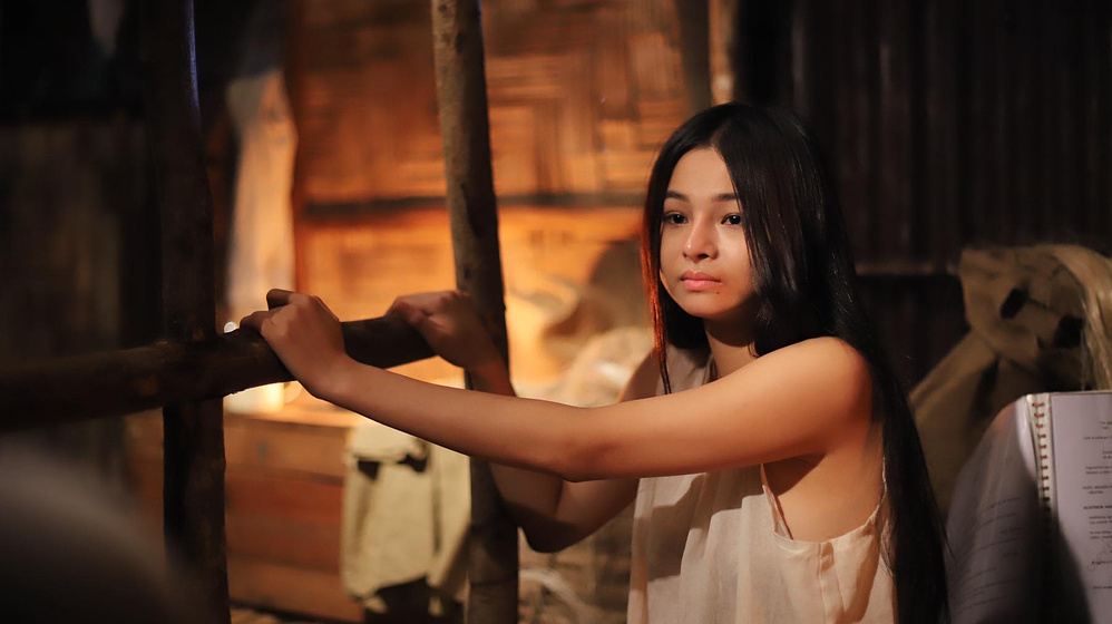 Angeli Khang en Selina's Gold