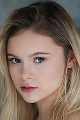 picture of actor Mia Jenkins