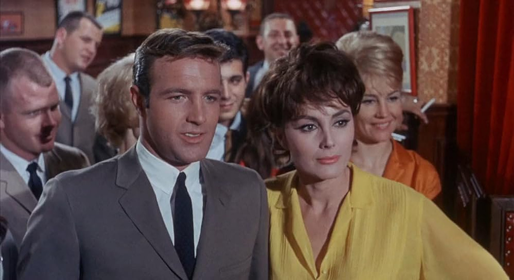 James Caan y Charlene Holt en Peligro... Línea 7000