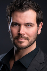 picture of actor Greg Perrow
