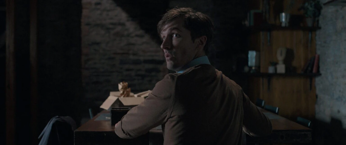 Gwilym Lee en oddity