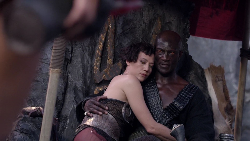 Peter Mensah y Inge Beckmann en El Rey Escorpión: El Libro de las Almas