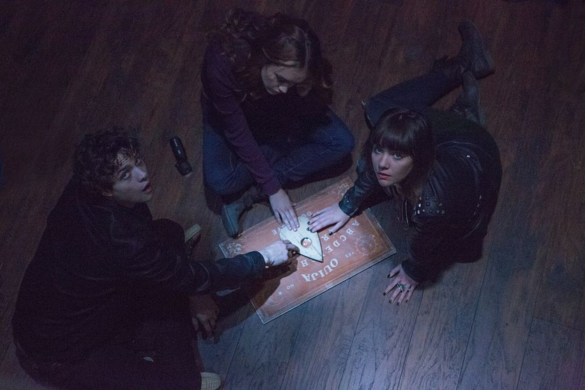 Douglas Smith, Olivia Cooke y Ana Coto en Ouija