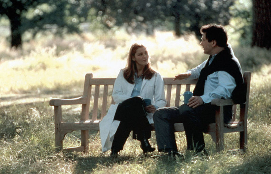 Alec Baldwin y Louise Lombard en Pasos en la Sombra