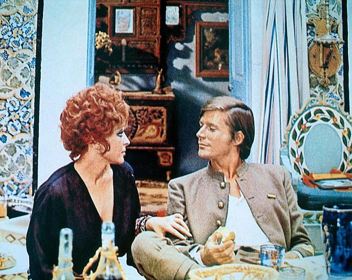Peter Strauss y Luciana Paluzzi en El Sargento Klems