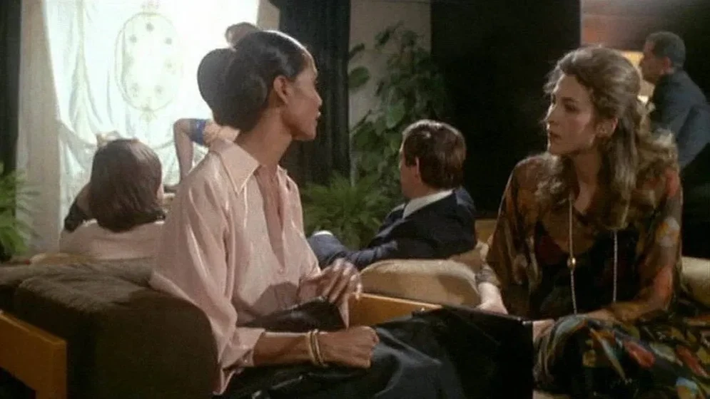 Laura Gemser y Anna Toffoli en emanuelle-y-el-imperio-de-las-pasiones