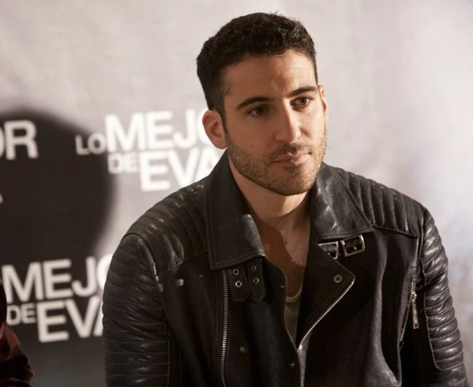 Miguel Ángel Silvestre en lo-mejor-de-eva (Photocall en Madrid. Febrero 2012)