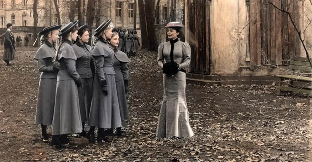 Lilli Palmer en corrupcion-en-el-internado