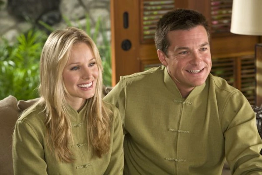 Jason Bateman y Kristen Bell en todo-incluido