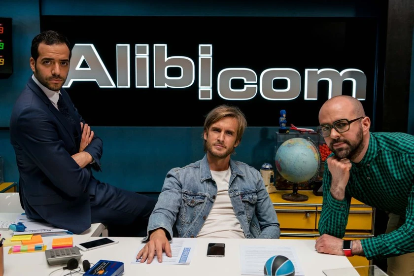 Philippe Lacheau, Tarek Boudali y Julien Arruti en alibi-com-agencia-de-enganos