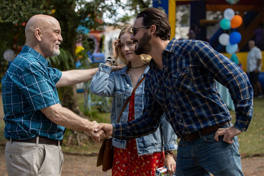John Malkovich, Jack Huston y Willa Fitzgerald en El Río de la Ira