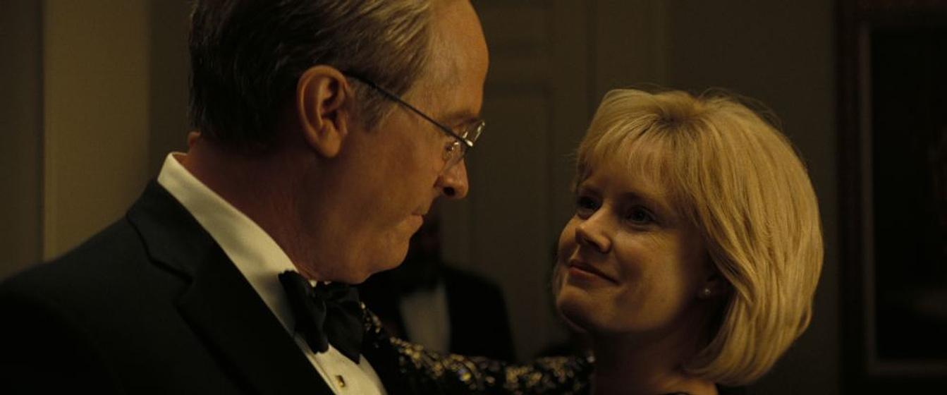 Christian Bale y Amy Adams en El Vicio del Poder