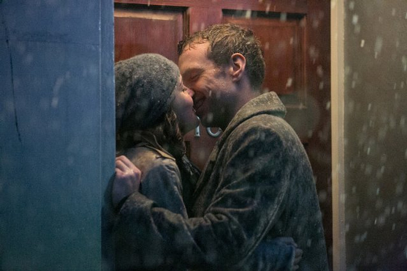Rose Byrne y Rafe Spall en Les doy un Año