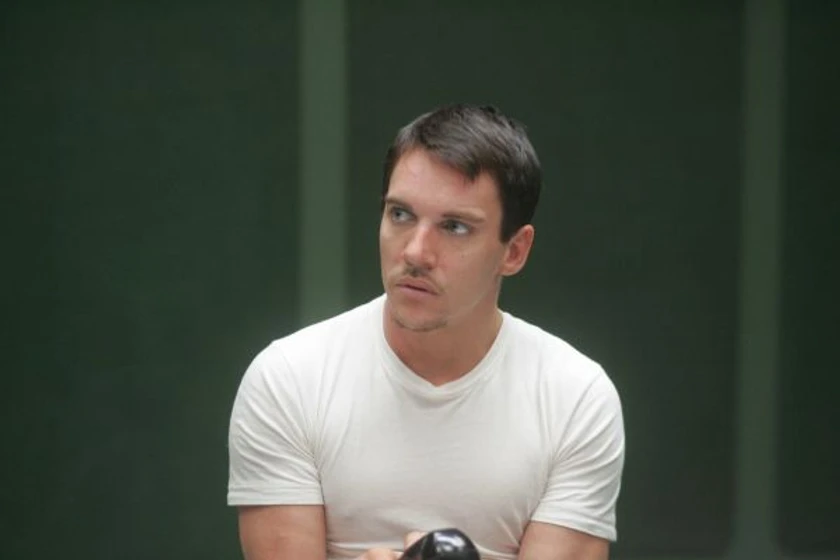 Jonathan Rhys-Meyers en la-sombra-de-los-otros