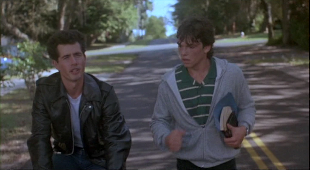 Jason Gedrick y Lewis Smith en chico-celestial