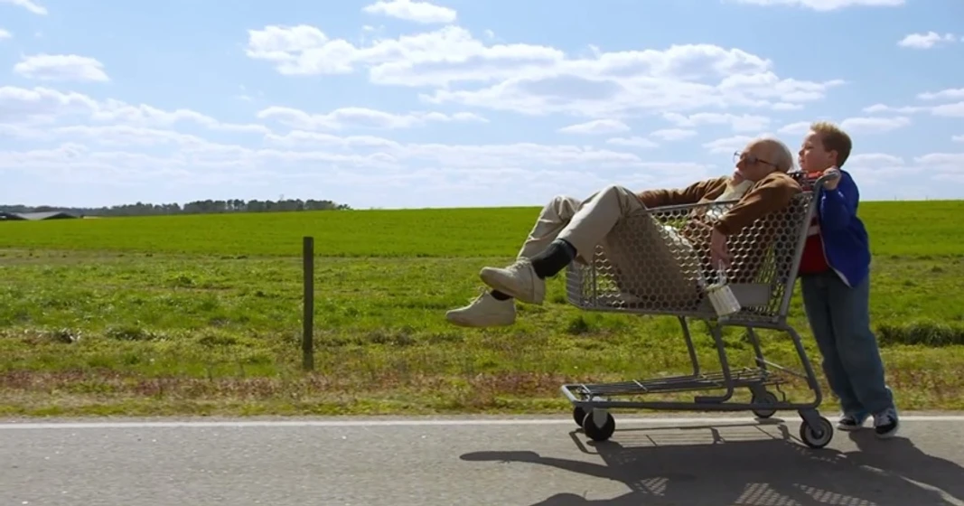 Johnny Knoxville y Jackson Nicoll en bad-grandpa