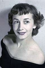 photo of person Suzanne Flon