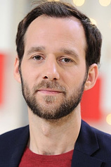 picture of actor Benjamin Lavern