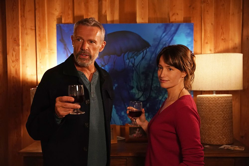 Lambert Wilson y Marie Gillain en Las Cosas Sencillas