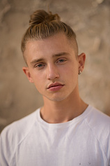 picture of actor Ryan Dean