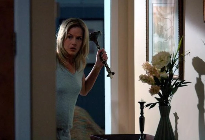 Julie Benz en circulo-de-amigas