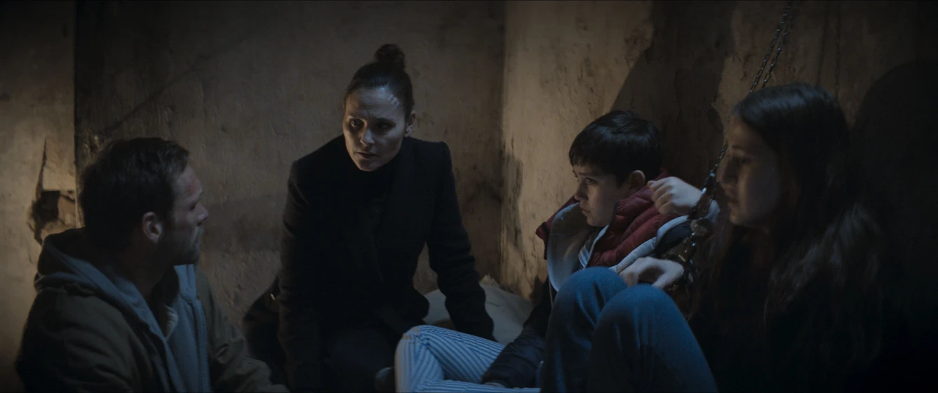Virginie Ledoyen, Paul Hamy y Lya Oussadit-Lessert en las-desapariciones-the-soul-eater