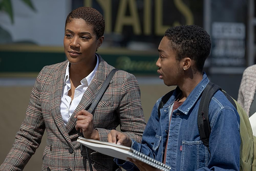 Tiffany Haddish y Asante Blackk en paisaje-con-mano-invisible