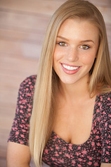 picture of actor Emily Peachey