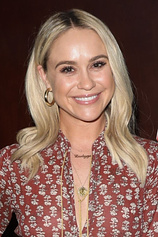 photo of person Becca Tobin