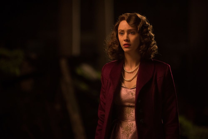 Sarah Gadon en Noche Real