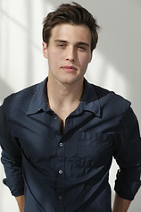 picture of actor Cameron Moulene