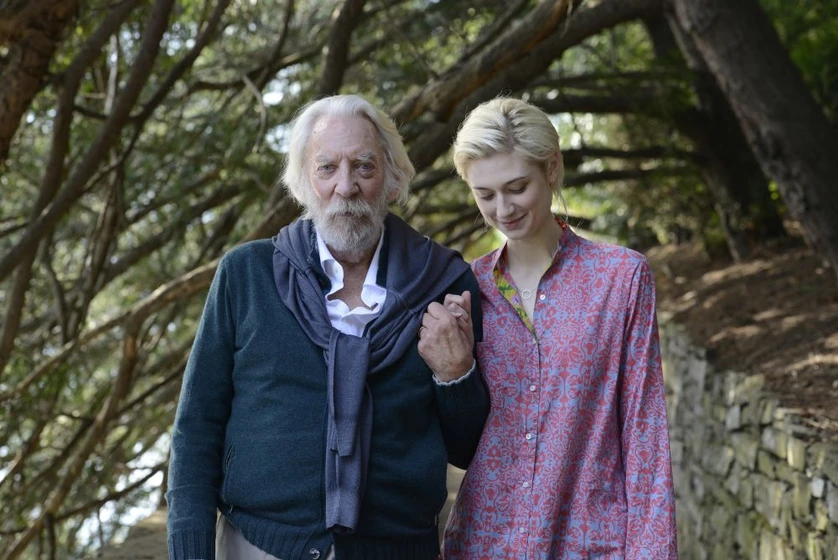 Donald Sutherland y Elizabeth Debicki en una-obra-maestra
