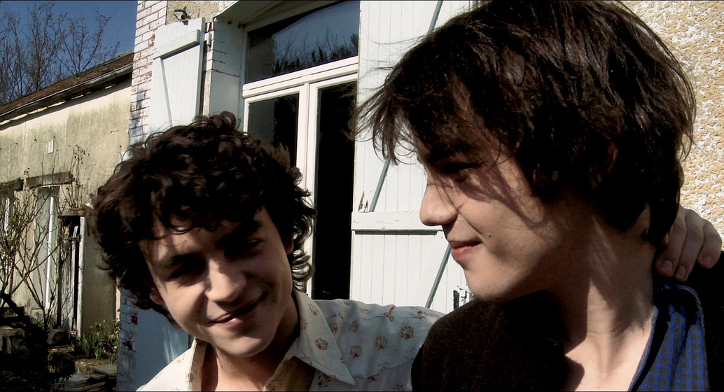 Pierre Perrier y Nathan Duval en Sexual Chronicles of a French Family