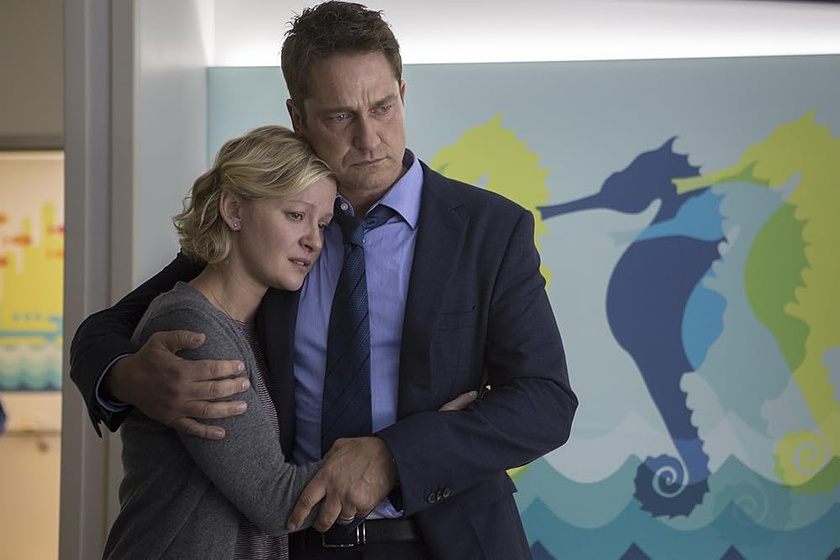 Gretchen Mol y Gerard Butler en un-hombre-de-familia