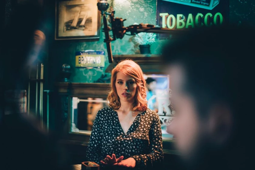 Clara Alvarado en smoking-club-129-normas