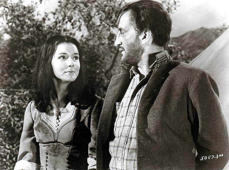 George C. Scott y Kathryn Hays en Tierra Salvaje