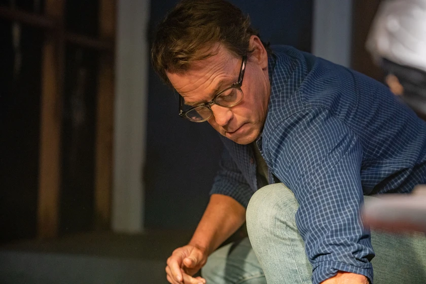 Greg Kinnear en un-regalo-para-papa-y-mama