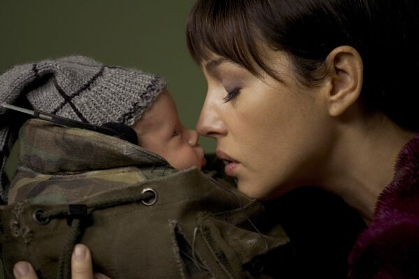 Monica Bellucci en Shoot 'Em Up (En el Punto de Mira)
