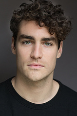picture of actor Ryan Bown