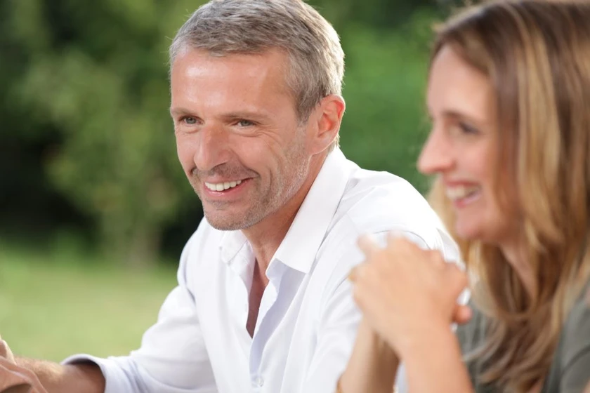 Lambert Wilson y Valérie Crouzet en barbacoa-de-amigos