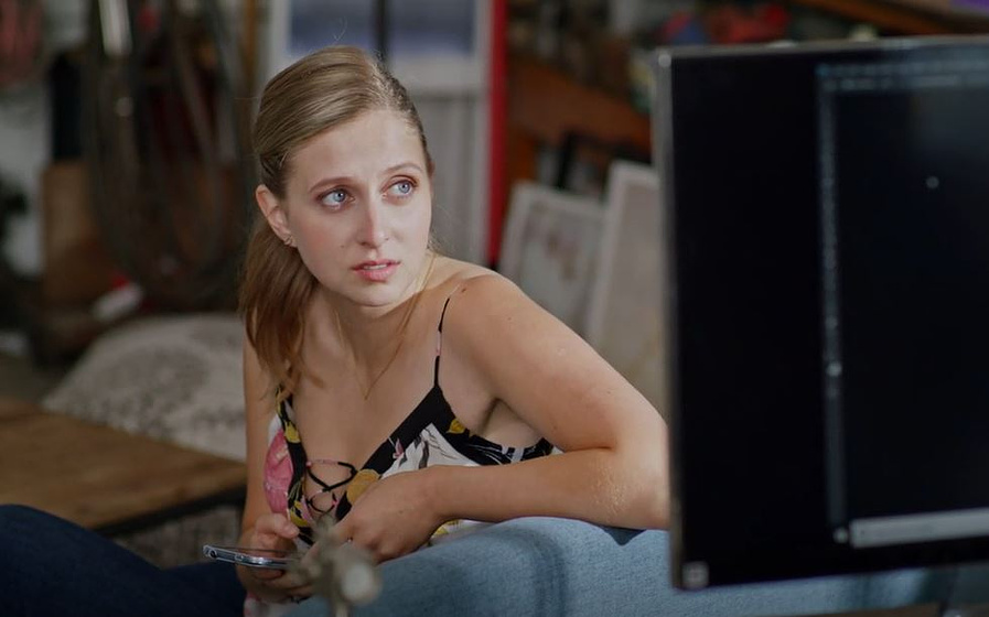 Corina Bizim en Un Desconocido en tu Casa