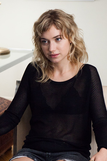 Imogen Poots en Lío en Broadway