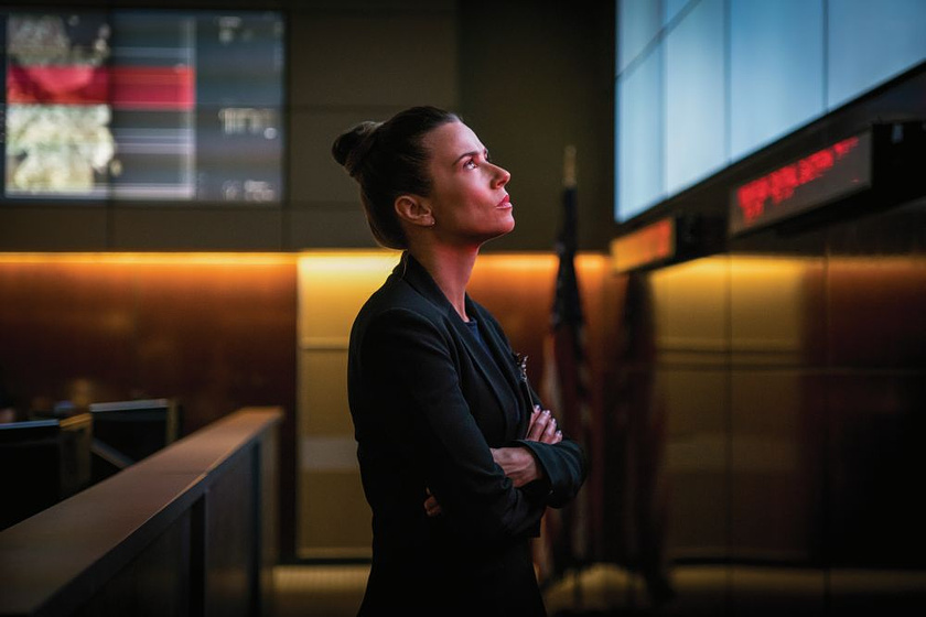 Linda Cardellini en Hunter Killer