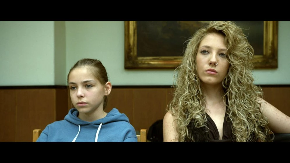 Lili Horváth y Zsófia Psotta en white-god
